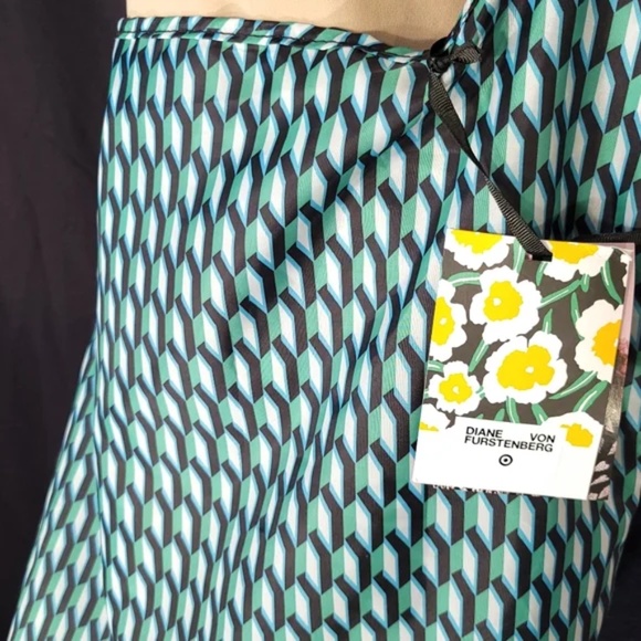 DVF Reusable Reversible Market Sling Bag - Picture 5 of 8